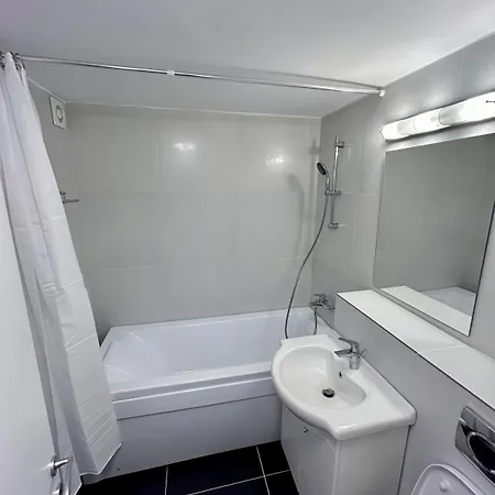 Апартаменти Mosilor - 3 Rooms, 2 Bathrooms Бухарест
