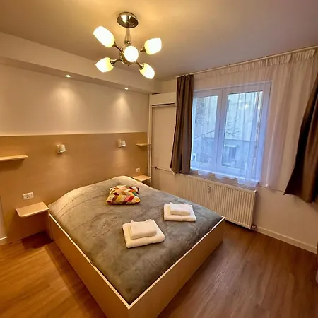 Mosilor - 3 Rooms, 2 Bathrooms Бухарест