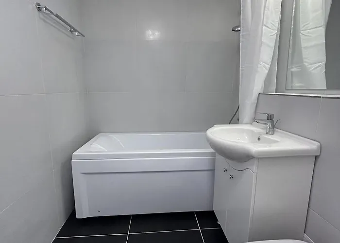 Mosilor - 3 Rooms, 2 Bathrooms Apartment *